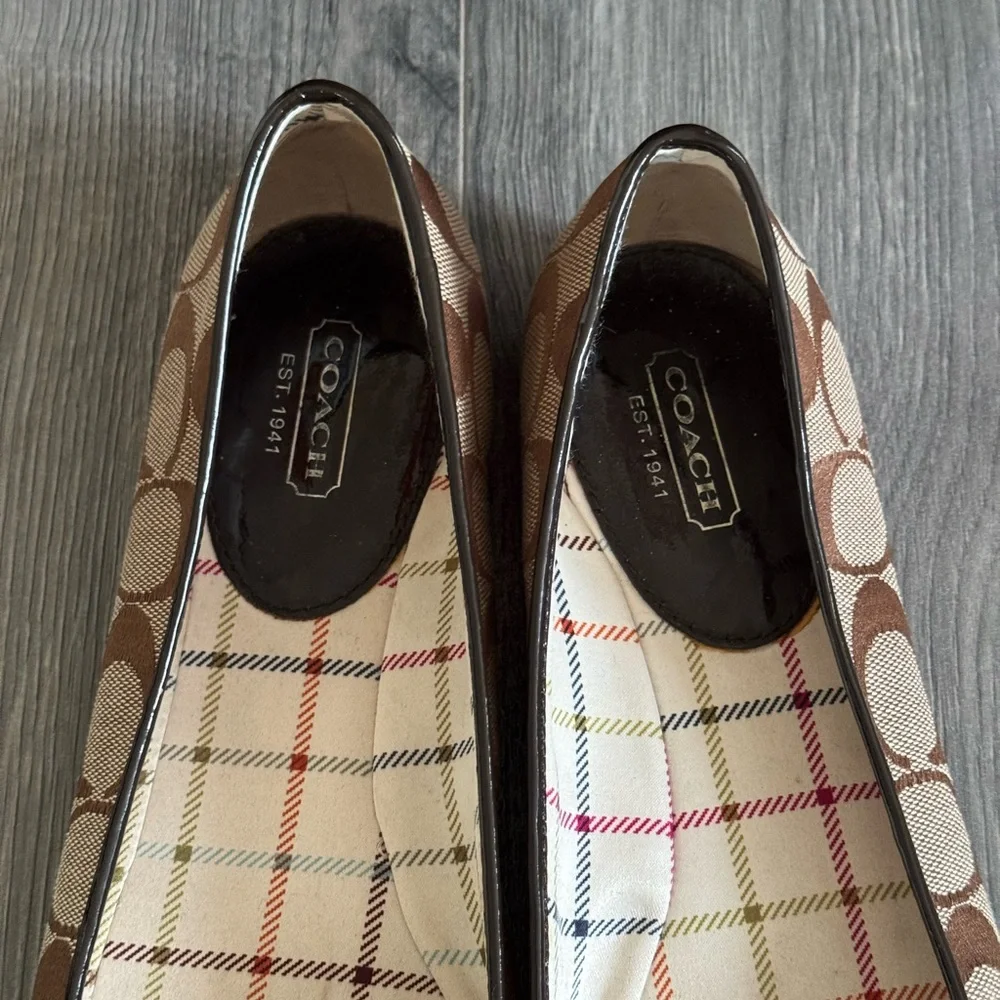 Coach Women's Tan and Brown Patterned Flats Size 8B - Picture 4 of 9